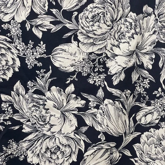 Ann Taylor Floral Pencil Skirt - Picture 3 of 6